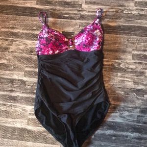 #P21- 1PC swimsuit swimwear Catalina 8/10